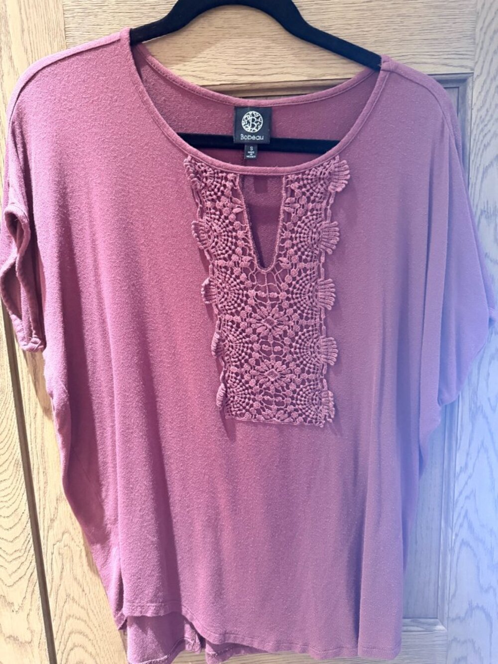 Bobeau Mauve Rose Crochet Front Keyhole Dolman Sleeve Top S